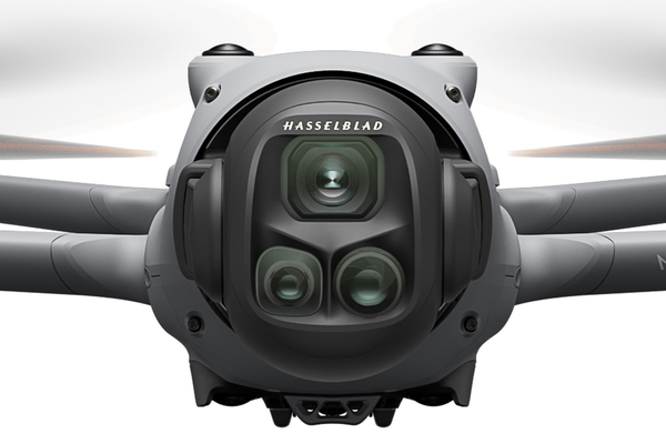 إطلاق طائرة DJI Mavic 4 Pro: الطائرة بدون طيار عالية الدقة مع كاميرا هاسيلبلاد بدقة 100 ميجابكسل