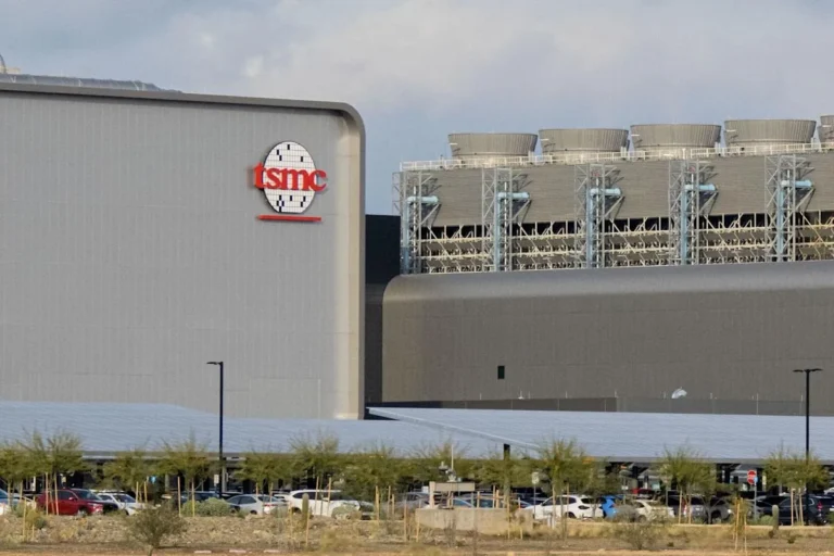 TSMC تُصدر إنذارًا: الضرائب الأمريكية تهدد مشروعها الضخم للرقائق في أريزونا!