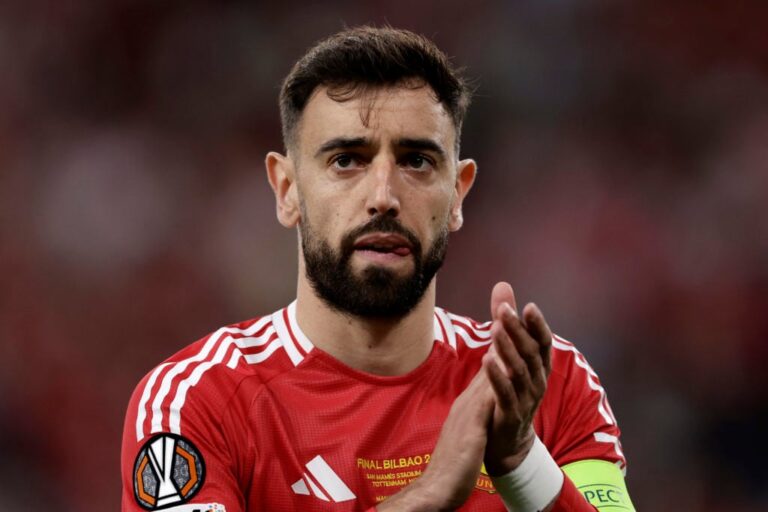 برونو فرنانديز يعطي تحديثات بعد وصوله إلى كاكسيا، وأليخاندرو غارناتشو يرد
