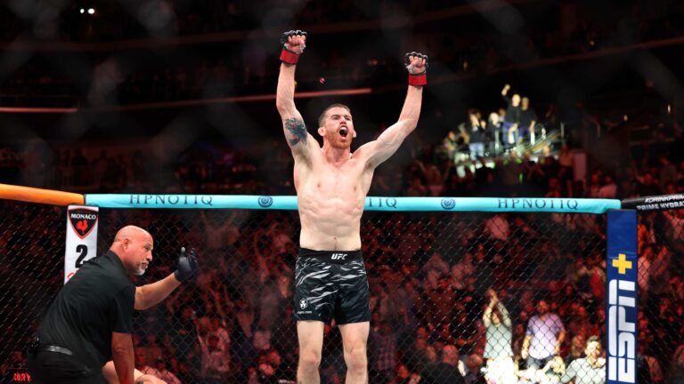 كوري سندهاجن: شون أومالي قاتل بخوف ضد ميرا باي داليسفيلي في UFC 316