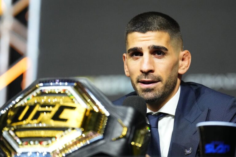 لماذا ترك إسلام ماخاتشيف لقب وزن الخفيف في UFC قبل نزال إيليا توبوريا ضد تشارلز أوليفيرا في UFC 317